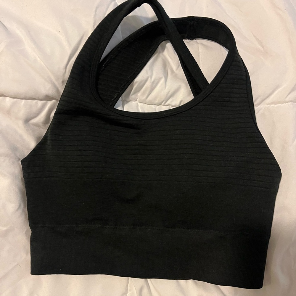 Alphalete Sports bra crop